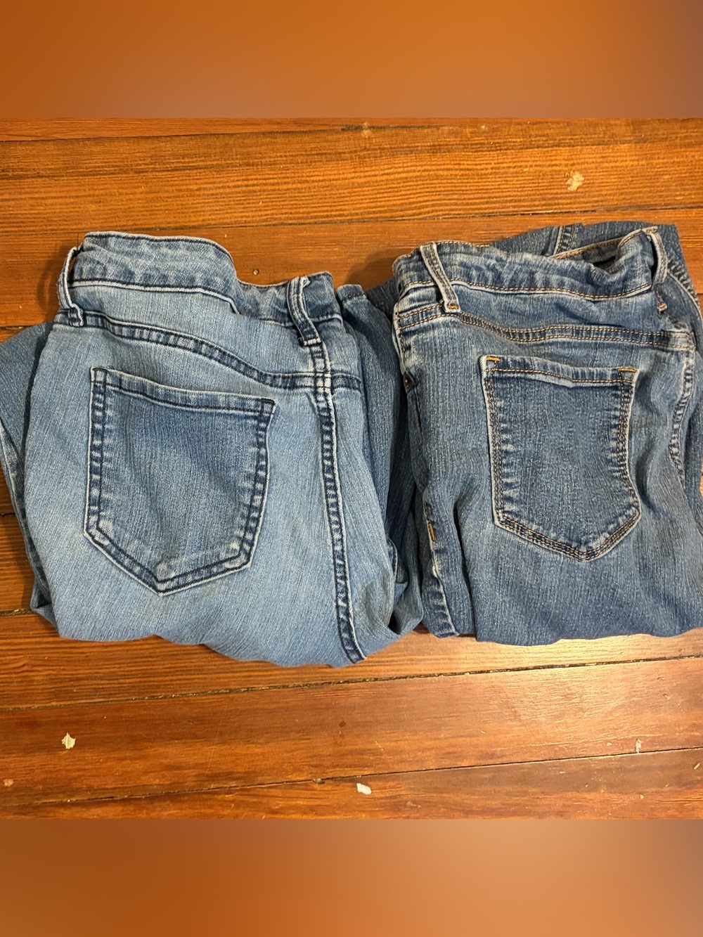 Old Navy Women's Light and Medium Blue Straight-Leg Jeans